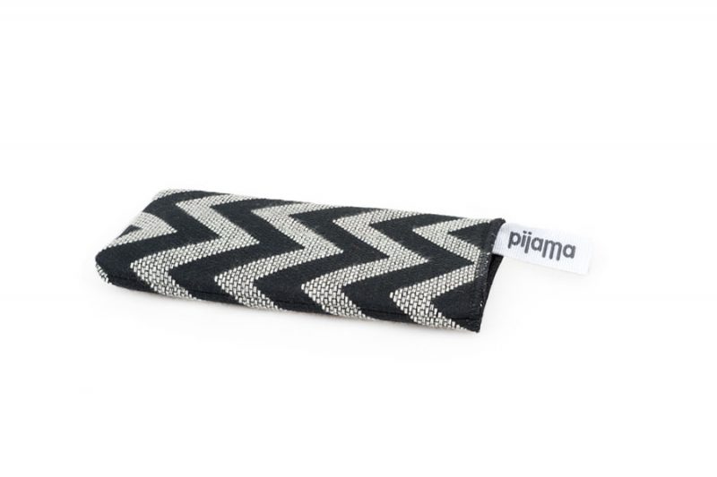 Custodia per iPhone 13 Mini / 12 Mini / SE / 8 Zigzag BlackCustodia per iPhone 16 / 16 Pro / 15 / 15 Pro / 14 / 14 Pro / 13 / 13 Pro / 12 / 12 Pro / 11 Pro / XS / X Zigzag Black