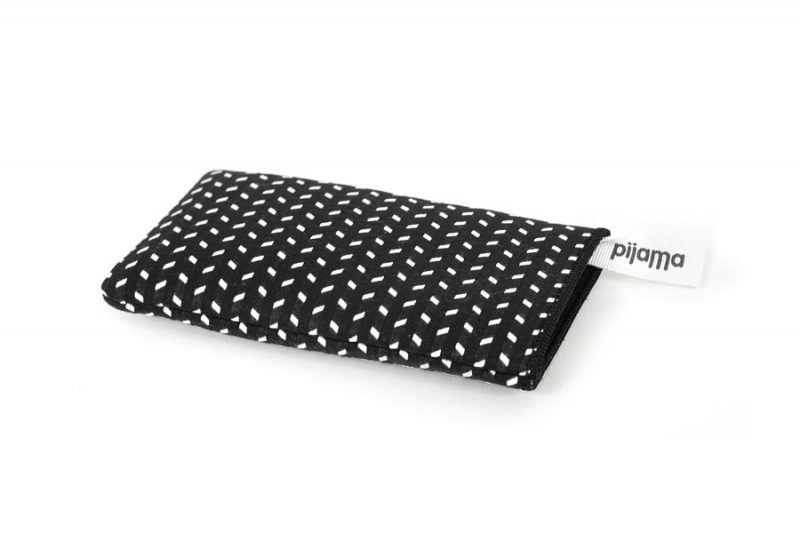 Custodia per iPhone 16 / 16 Pro / 15 / 15 Pro / 14 / 14 Pro / 13 / 13 Pro / 12 / 12 Pro / 11 Pro / XS / X Tic Tac BlackCustodia per iPhone 16 / 16 Pro / 15 / 15 Pro / 14 / 14 Pro / 13 / 13 Pro / 12 / 12 Pro / 11 Pro / XS / X Tic Tac Black